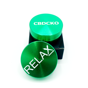 Zelená drtička CBDčko - malá, kovová, magnetická Design: